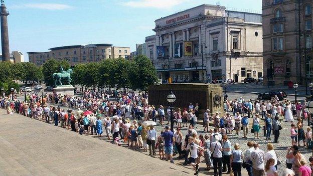 Queue outside to see the Grandmother giant