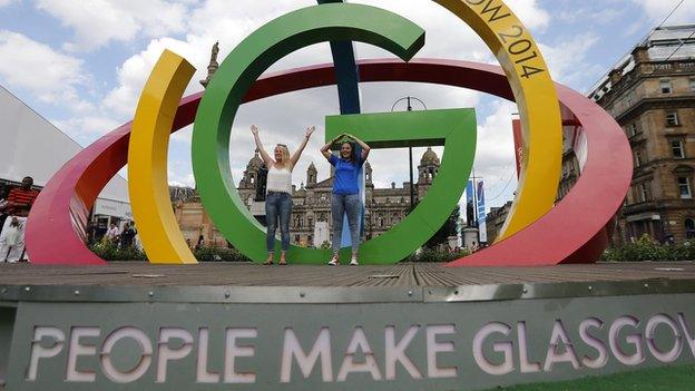 Alicia Steer and Gemma MacLean pose on The Big G structure