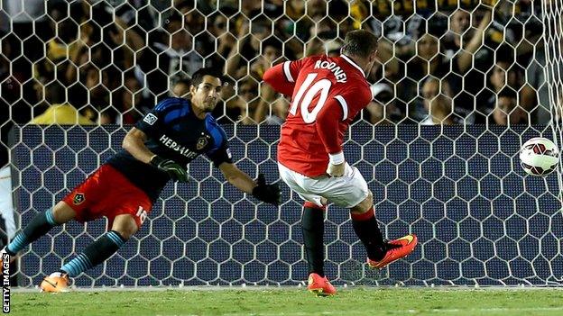 Man Utd's Wayne Rooney scores a penalty in the 7-0 friendly win against LA Galaxy