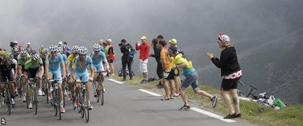 Vincenzo Nibali's Astana team-mates helped to pace him up the iconic Col du Tourmalet