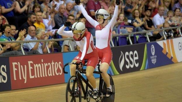 Sophie Thornhill and pilot Helen Scott celebrate gold