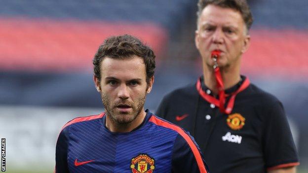 Juan Mata and Louis van Gaal