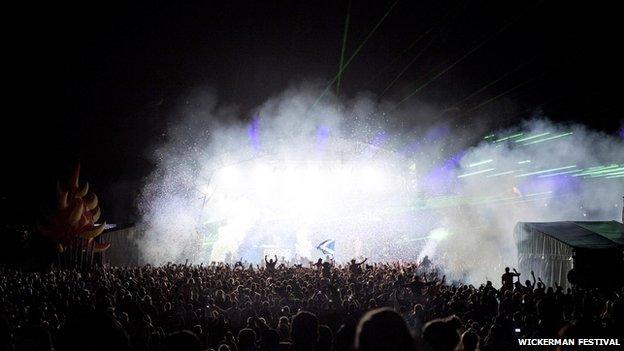 wickerman crowd