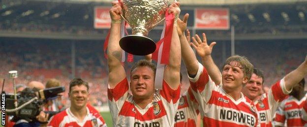 Wigan celebrate winning the Challenge Cup in 1993