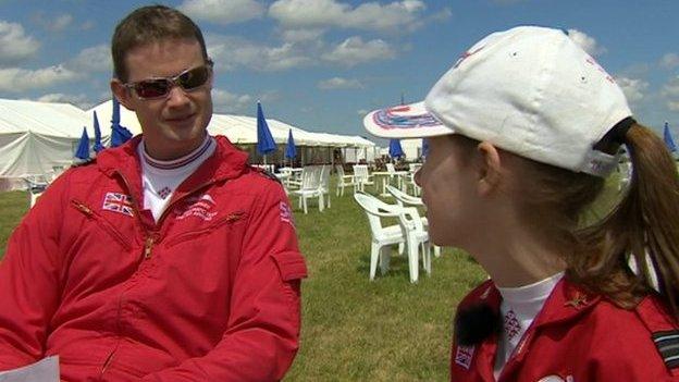 Tahnee Johnson talking to Sqd Ldr Jim Turner of the Red Arrows