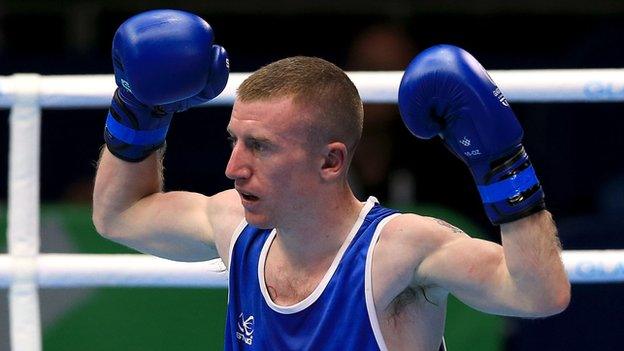 Paddy Barnes produced a dominant display to guarantee himself another major medal