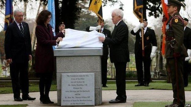 Theresa Villiers and Irish Arts Minister Jimmy Deenihan unveiled the memorial