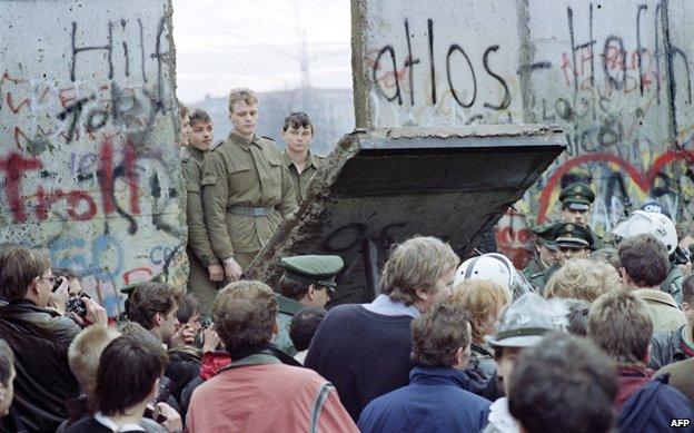 Fall of the Berlin Wall, 1989