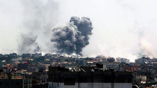 Israeli air strikes in Rafah, Gaza, on 1 August 2014