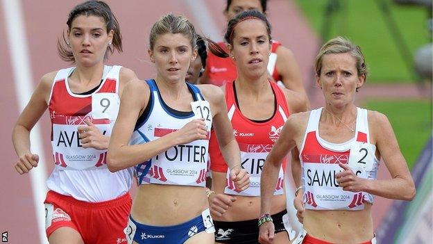 Bydd Elinor Kirk (ail o'r dde) yn gobeithio gwella ar ei nawfed safle yn y 10,000m wrth redeg yn y 5,000m
