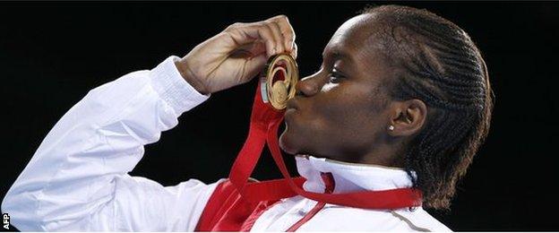 Nicola Adams wins boxing gold for England