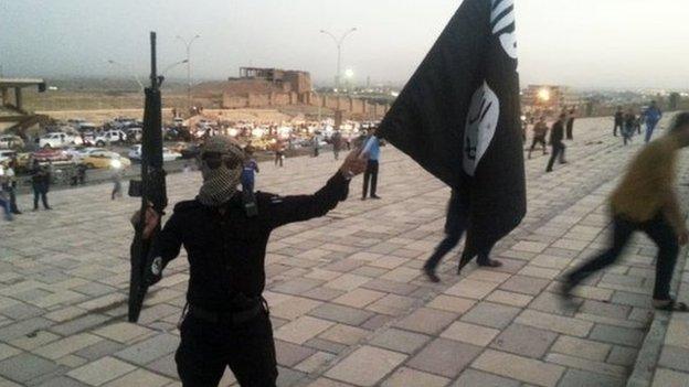 Islamic State fighter in Mosul (30/06/14)