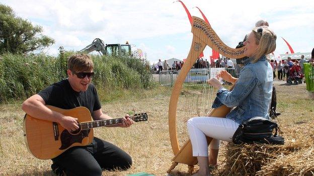 Musicians Mei Gwynedd and Gwenan Gibbard at the 2014 National Eisteddfod