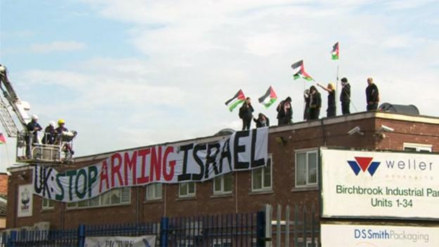 Protesters at Shenstone factory