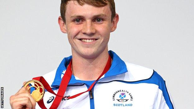 Ross Murdoch with his Glasgow 2014 Commonwealth gold medal