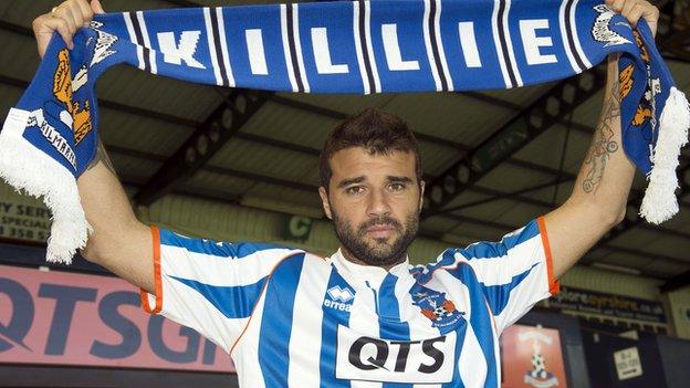 Kilmarnock's Alexei Eremenko signs a new one year deal with the club