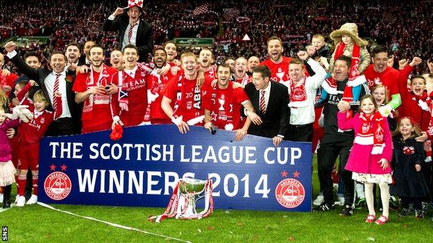 Aberdeen celebrate their League Cup win