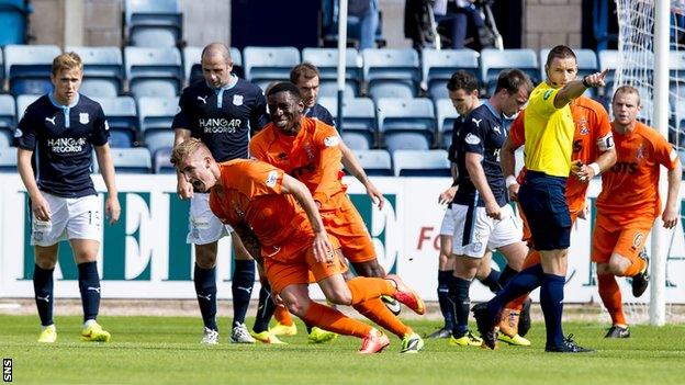 Kilmarnock players celebrate after Craig Slater scores against Dundee