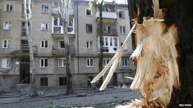 Damage from fighting in Donetsk. 9 Aug 2014