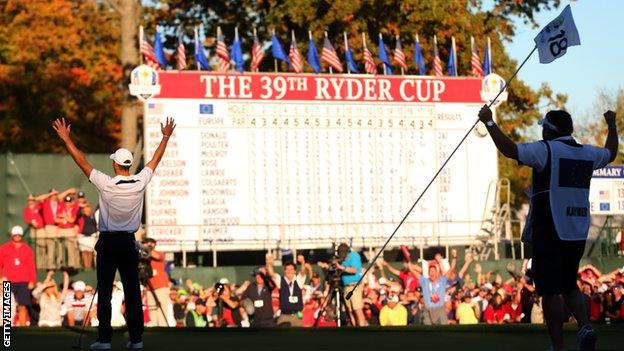 Martin Kaymer celebrates wholing the winning putt in the Ryder Cup.