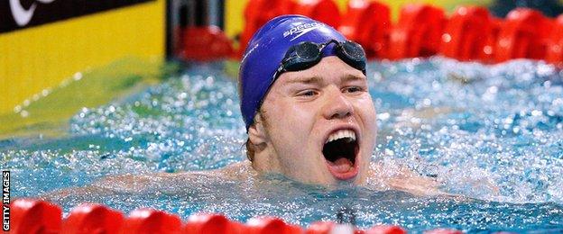 Paraswimmer Andrew Mullen in action