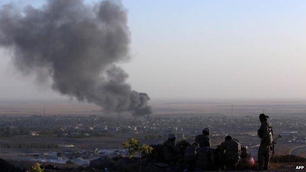 Kurdish Peshmerga fighters above Makhmur, 9 Aug
