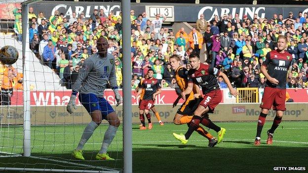 David Edwards scores for Wolves against Norwich City