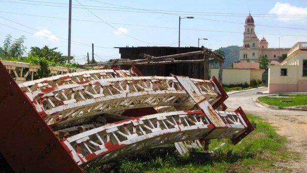 Metal to be used for the new church in Santiago.