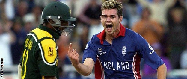 James Anderson bowls Yousuf Youhana at the 2003 World Cup