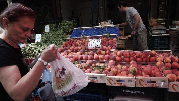 Peaches on sale in Greece - file pic