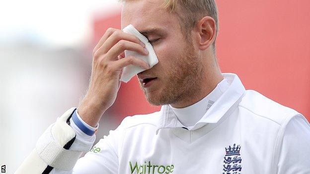 Stuart Broad hit by bouncer