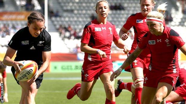 Selica Winiata of New Zealand scores against Wales Women