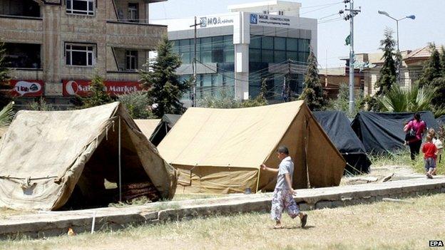 Temporary shelter in the Christian quarter of Ainkawa, Irbil 13/08/2014