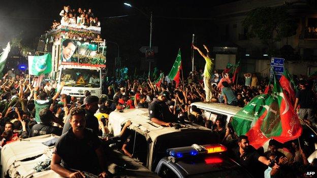 Truck carrying Imran Khan's supporters, Lahore