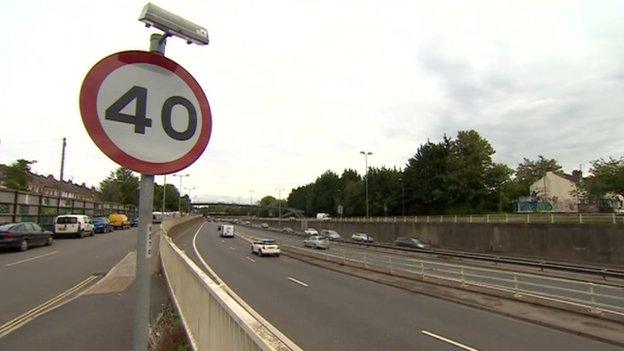 40mph sign on M32