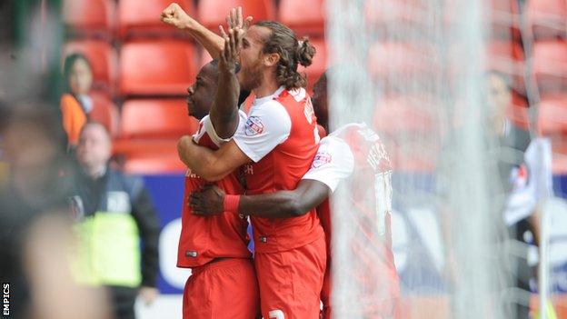 Franck Moussa scores for Charlton