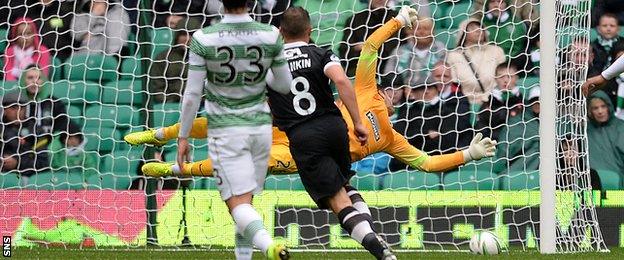 John Rankin scores for Dundee United against Celtic