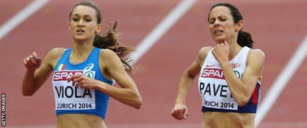 Jo Pavey and, left, Italy's Giulia Viola