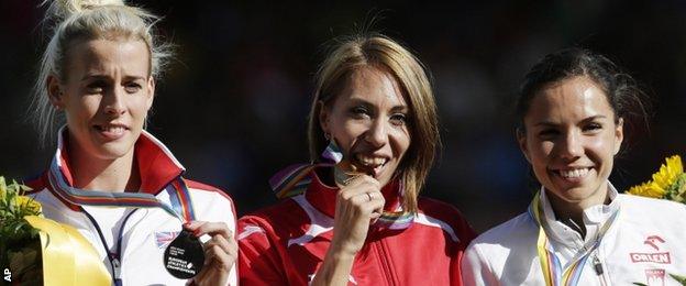 Lynsey Sharp, Maryna Arzamasova, and Joanna Jozwik