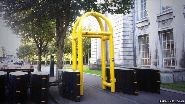 Pedestrians have to go through access points, like this one in Cathays Park