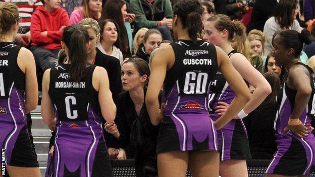 Karen Atkinson coaching Hertfordshire Mavericks