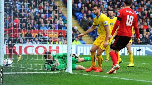 Crystal Palace's Joe Ledley scores against Cardiff City