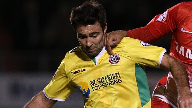 Simon Lappin in action for Sheffield United