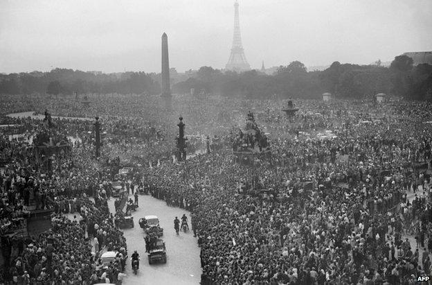 Crowds thronged the Place de la Concorde in central Paris on 26 August