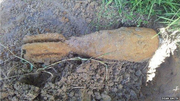 world war two bomb found at Kenfig Pool, Bridgend