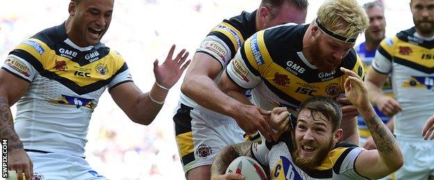 Daryl Clark grabs Castleford first try