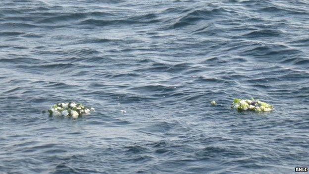 Wreaths in sea