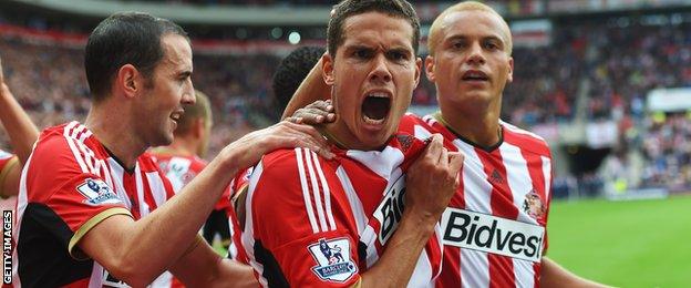 Sunderland goalscorer Jack Rodwell celebrates against Manchester United