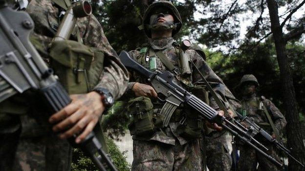 South Korean soldiers take part in an anti-terror drill in Seoul 18 August 2014.