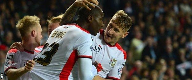 MK Dons v Manchester United